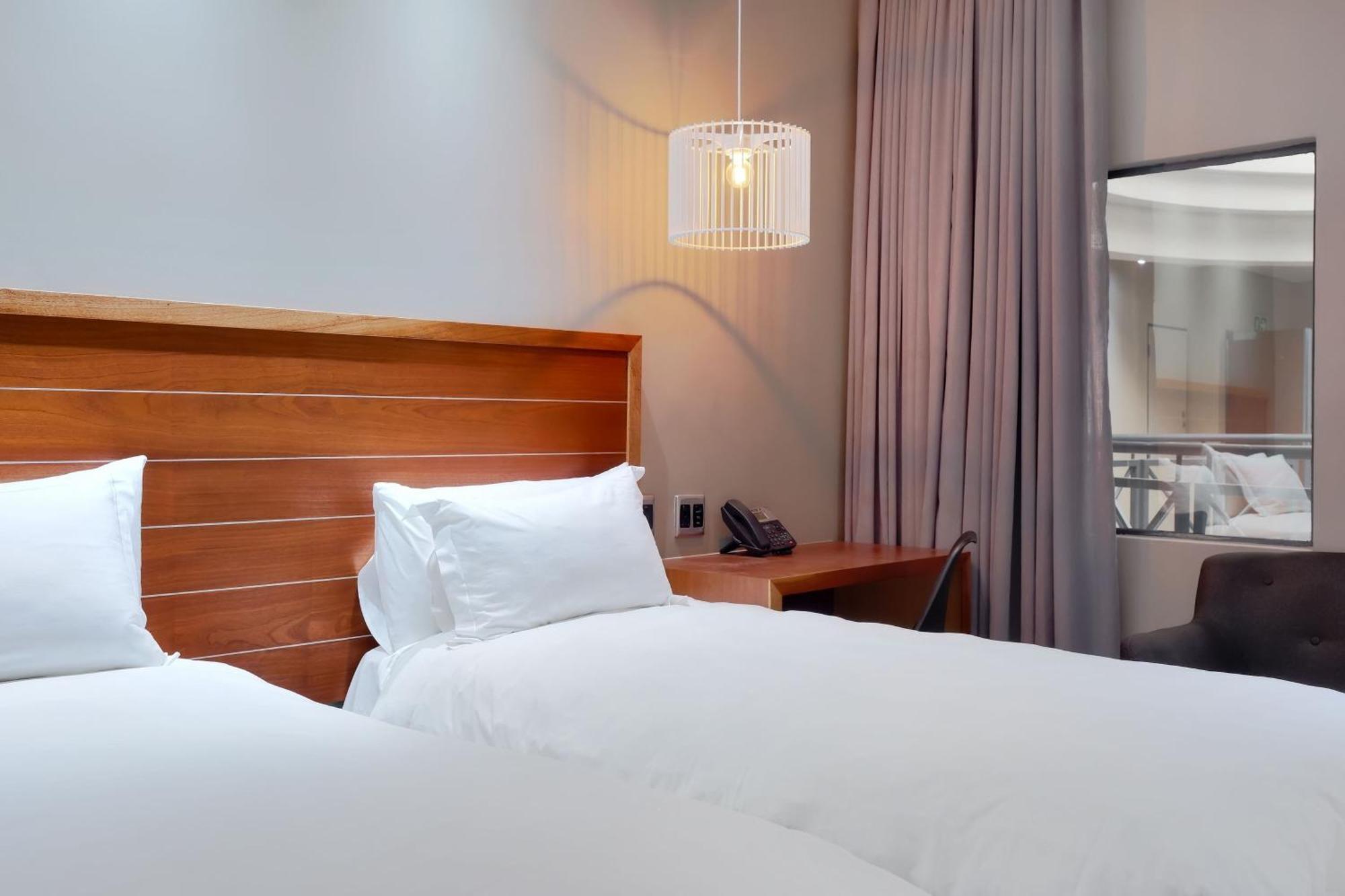 Protea Hotel By Marriott Pretoria Hatfield Chambre photo