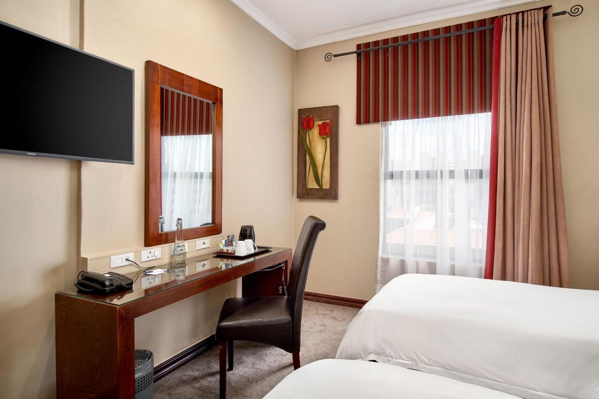 Protea Hotel By Marriott Pretoria Hatfield Chambre photo