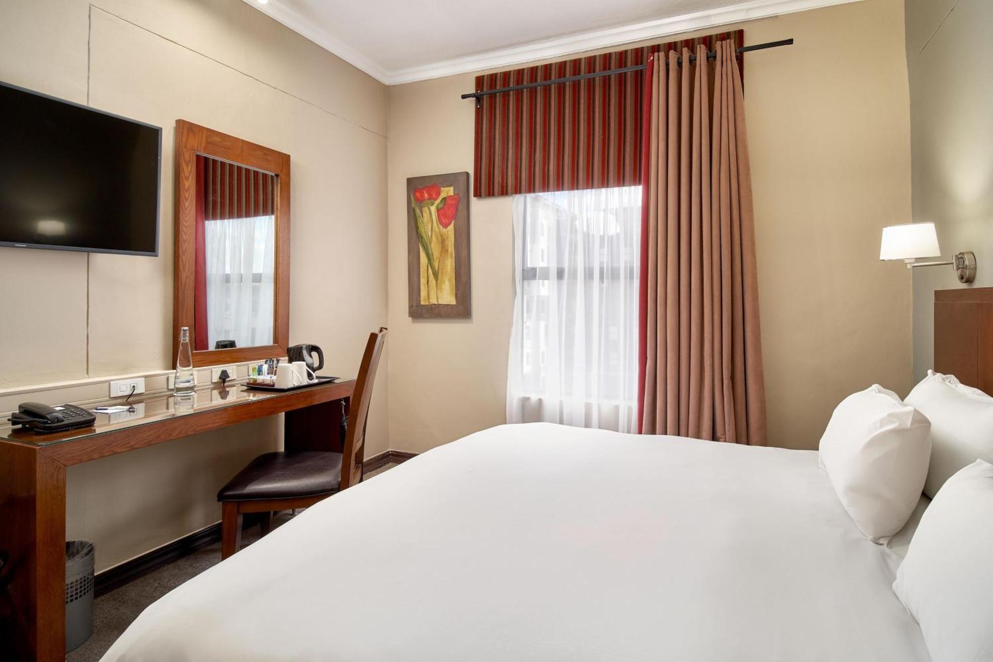 Protea Hotel By Marriott Pretoria Hatfield Chambre photo