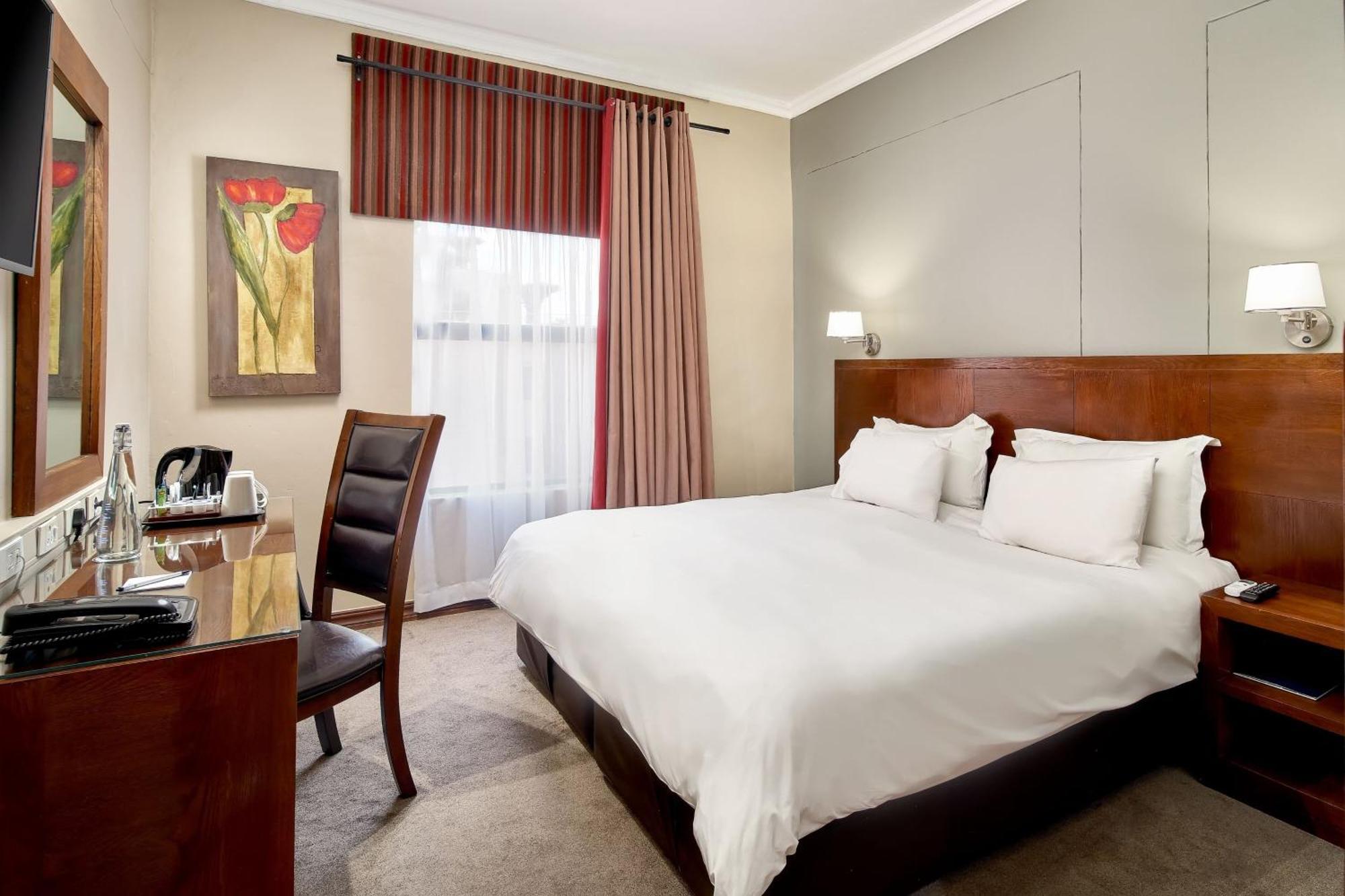Protea Hotel By Marriott Pretoria Hatfield Chambre photo