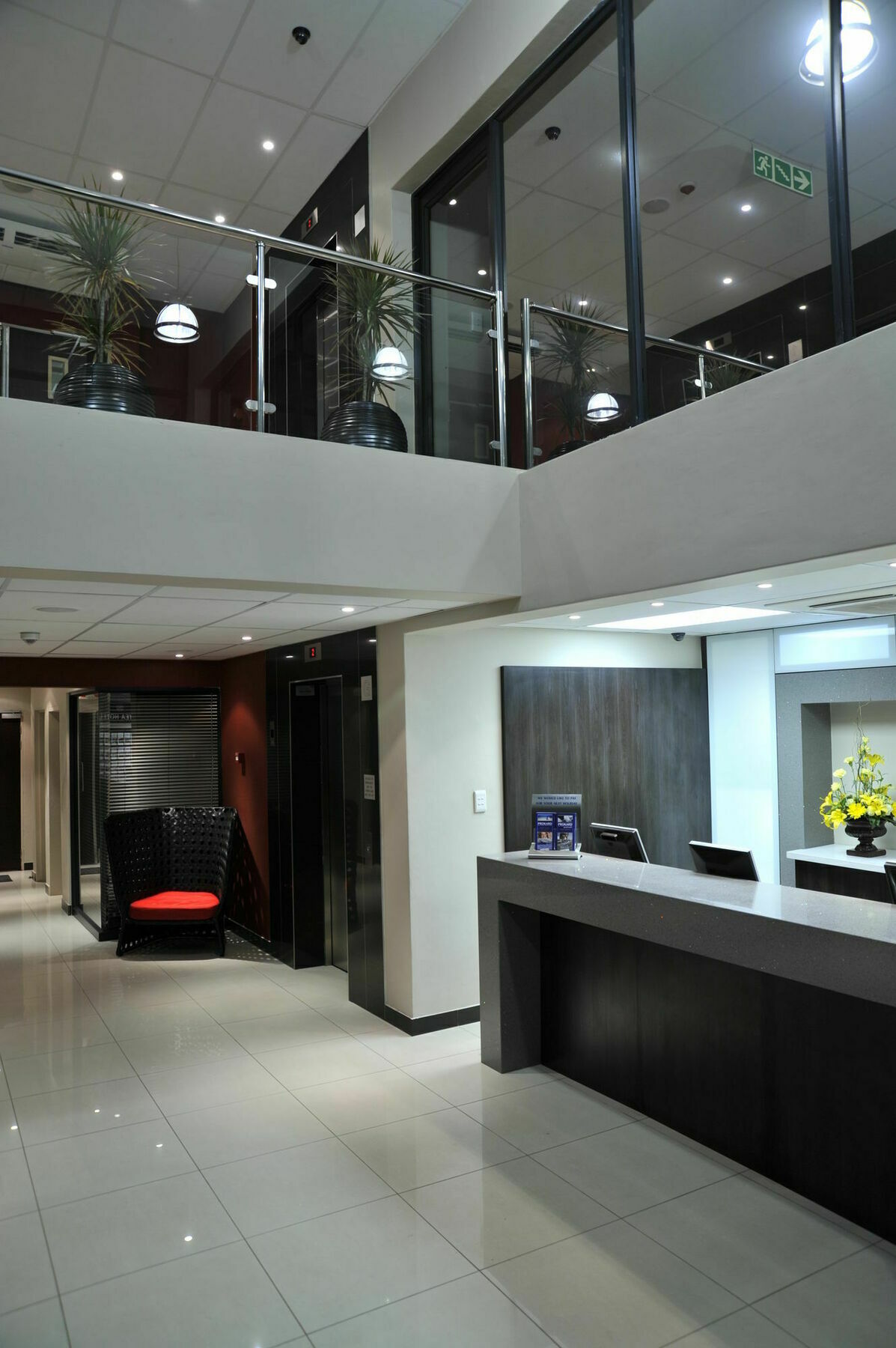 Protea Hotel By Marriott Pretoria Hatfield Extérieur photo