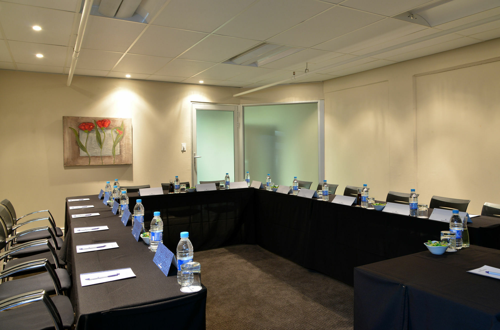 Protea Hotel By Marriott Pretoria Hatfield Extérieur photo