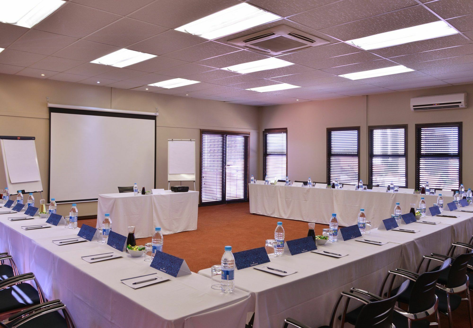 Protea Hotel By Marriott Pretoria Hatfield Extérieur photo